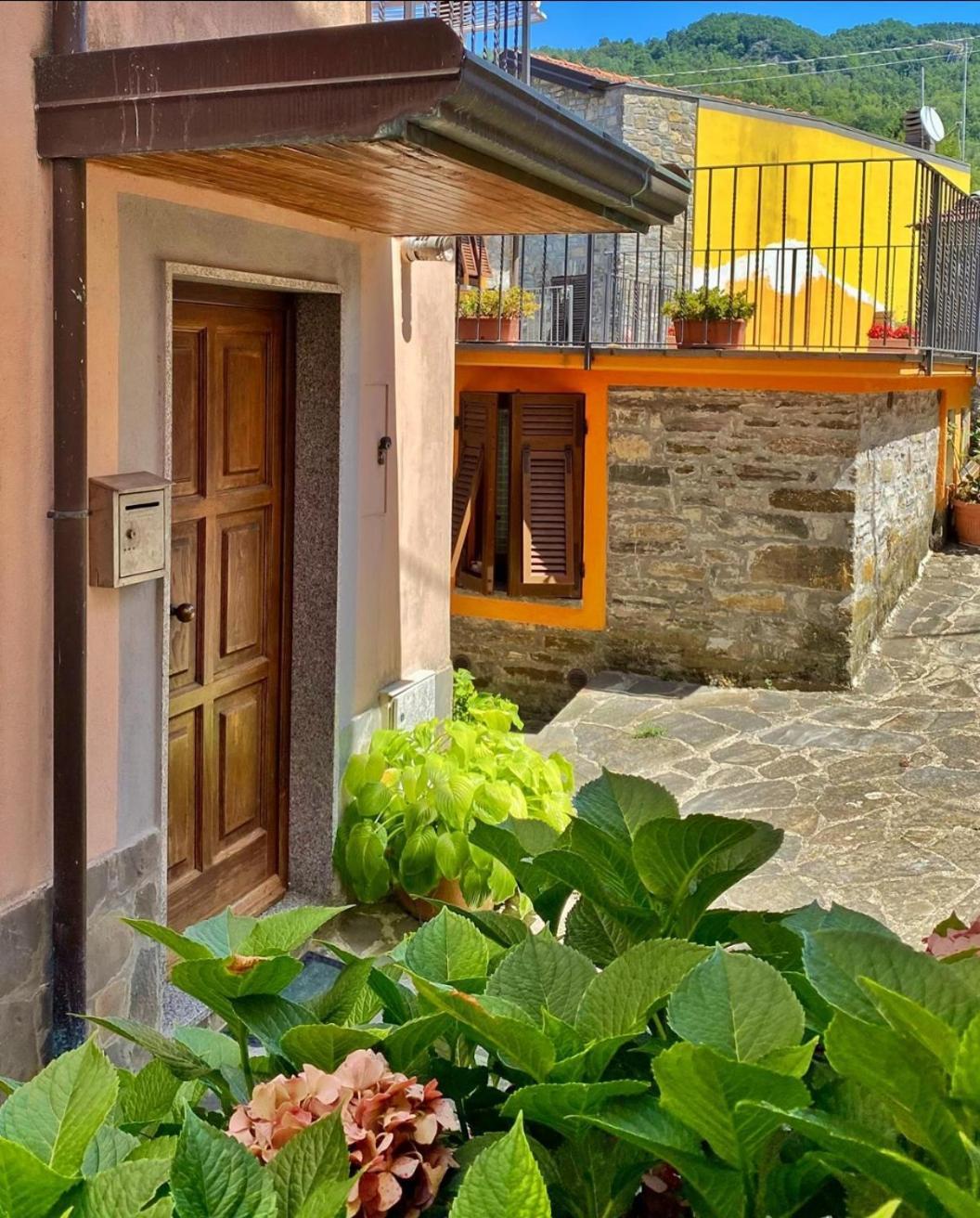La Casetta Rosa Rocchetta di Vara Bagian luar foto